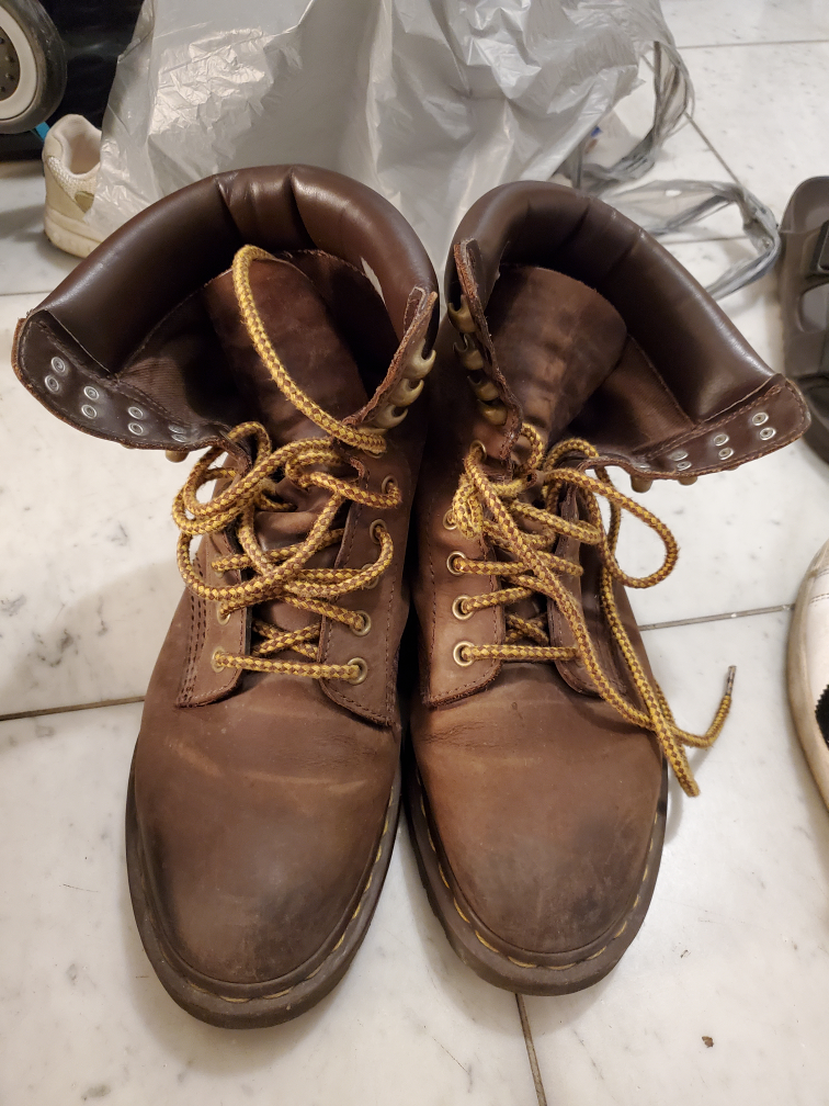 Dr Martin Boots Men Size 8 (US) thumbnail