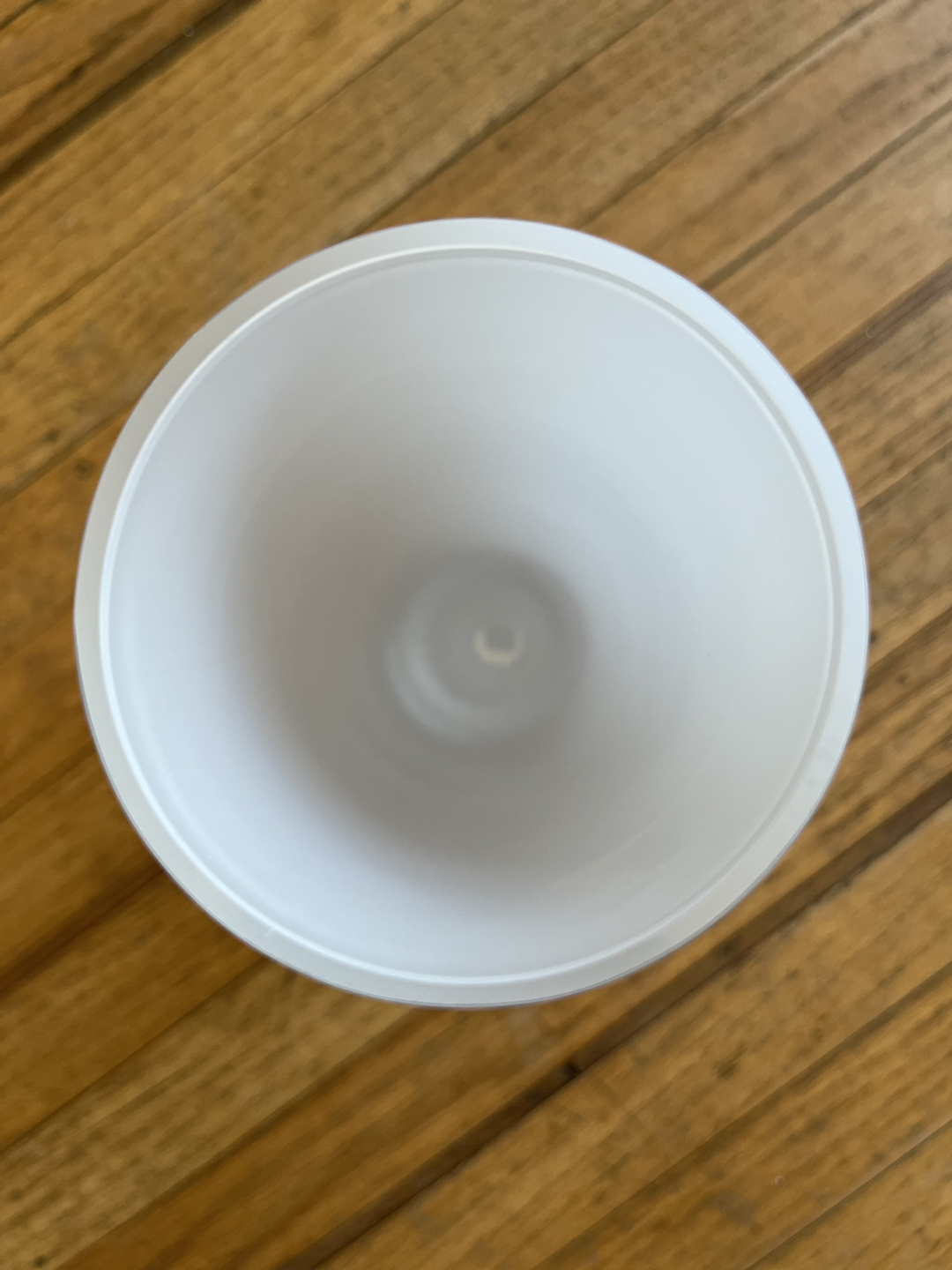 White Glass Vase ⬆️ image indicator(3)