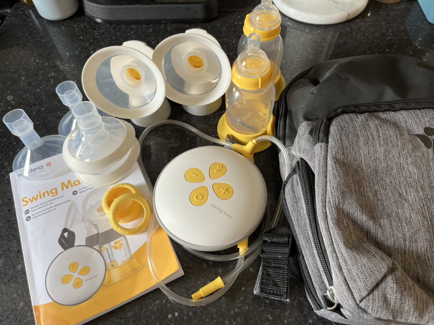 Medela Swing Maxi Double Electric Breast Pump with Feeding Set thumbnail