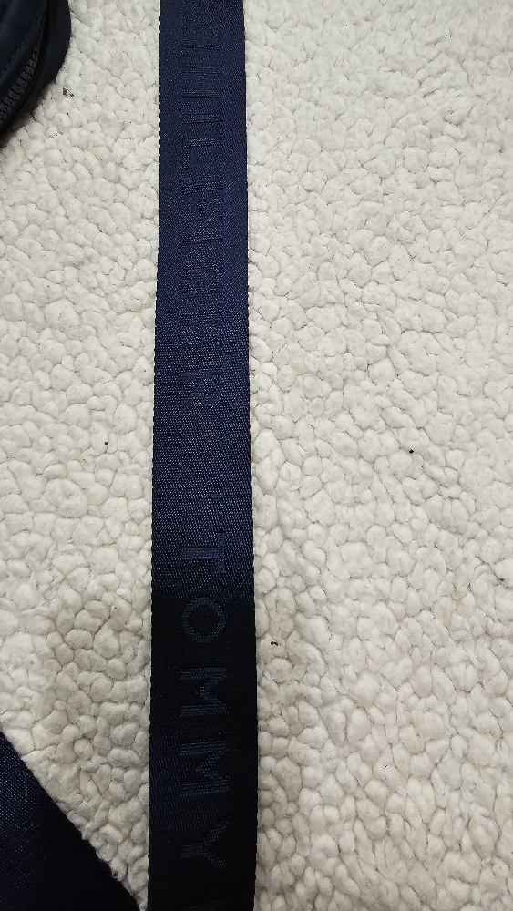 tommy Hilfiger sling bag - photo 4