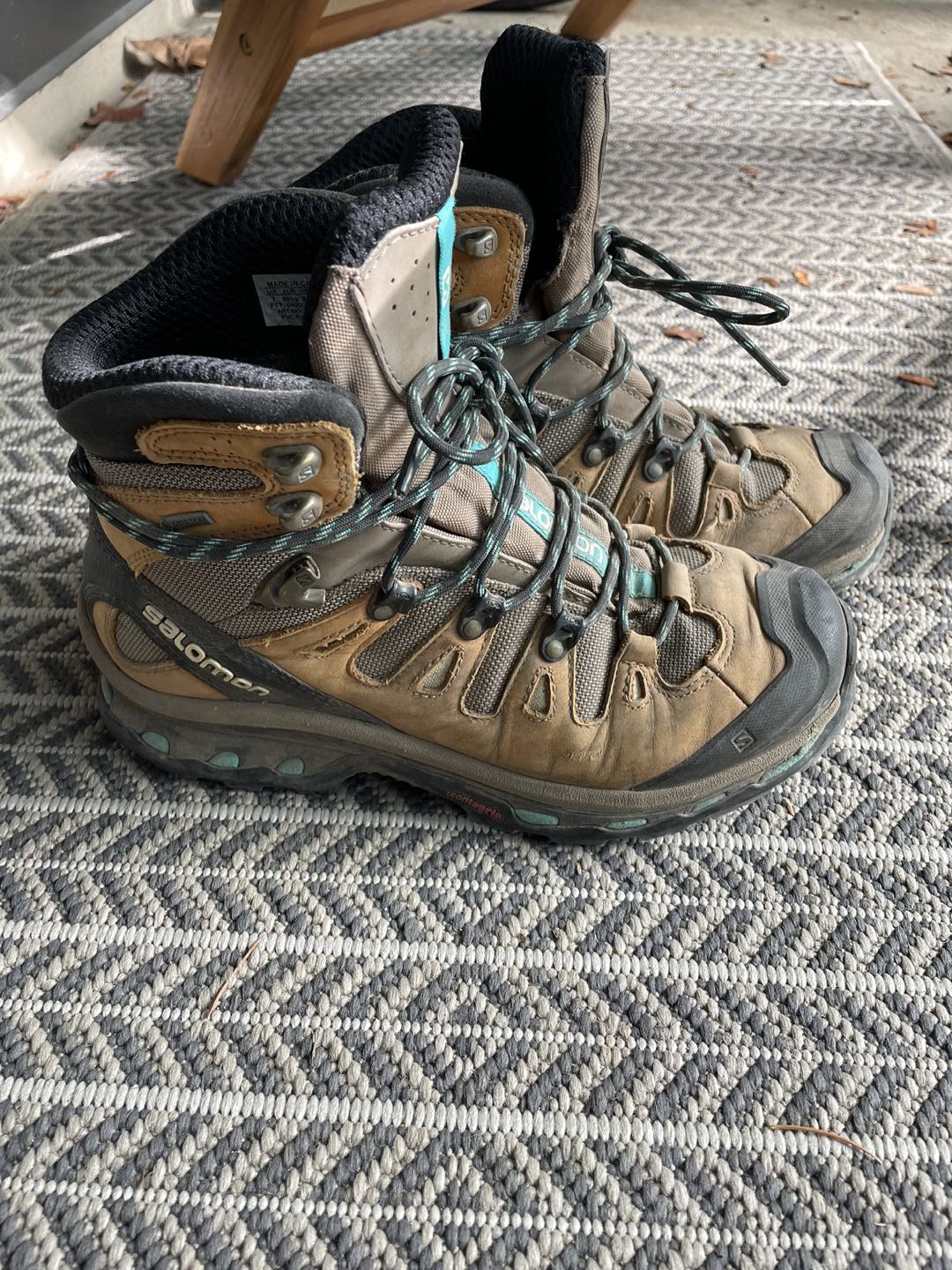 Women’s Salomon Hiking Boots - photo 3