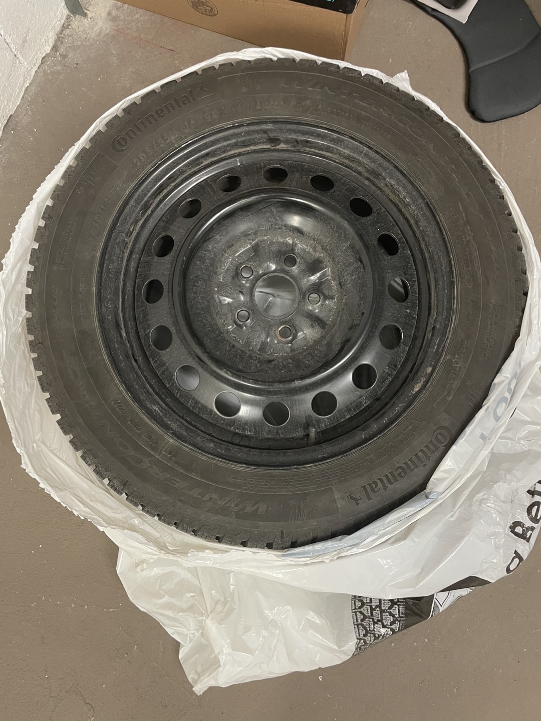 16” Continental Winter tires (4 tires) with Rim and Nuts - photo 2