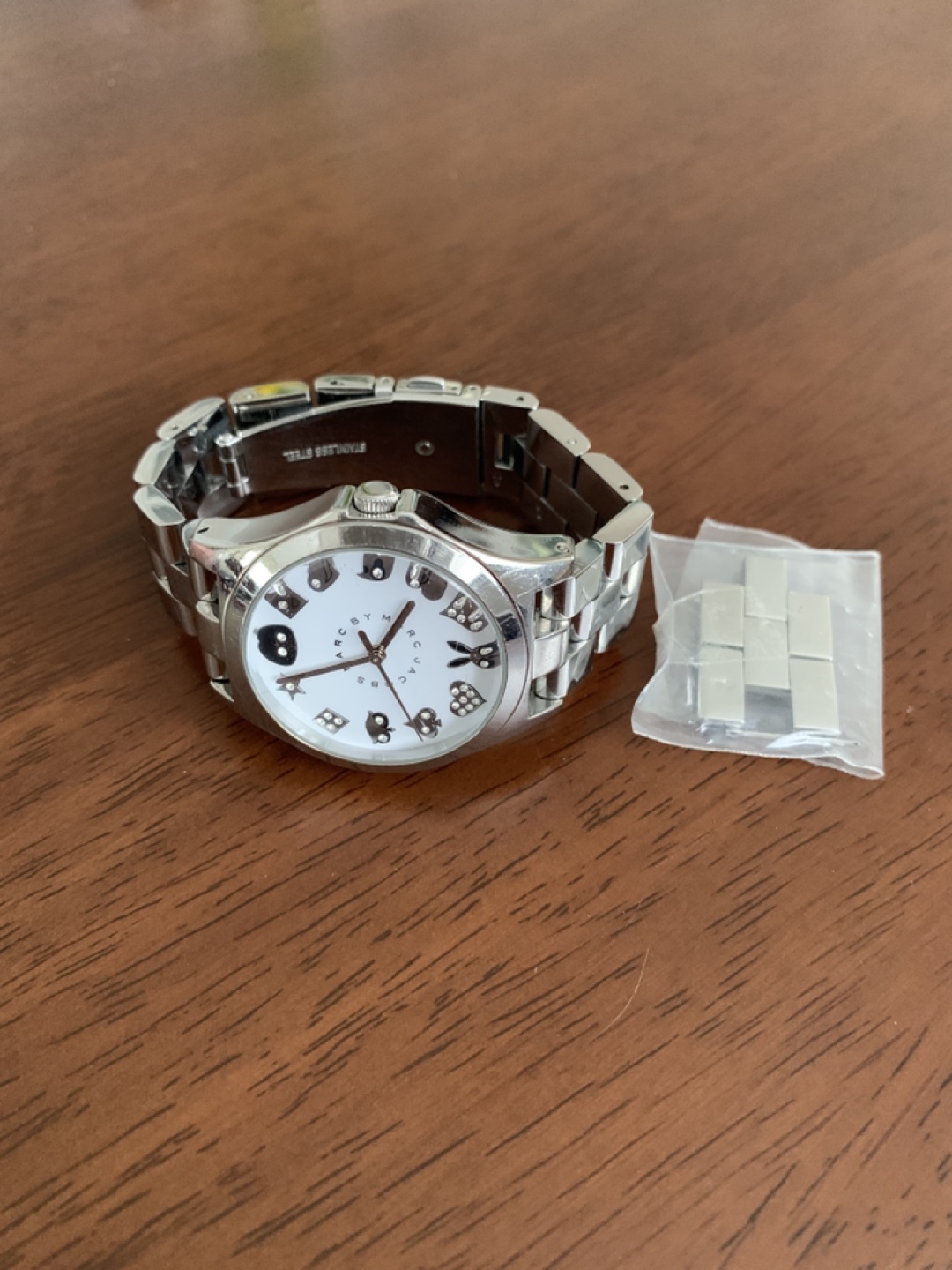 Women’s watch - marc jacobs $ 15