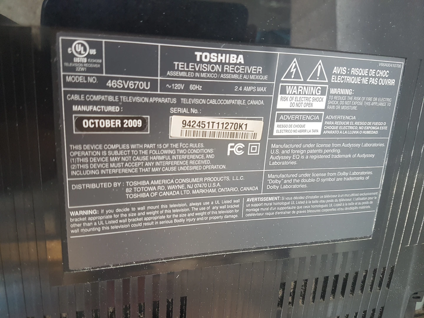 Toshiba TV with stand & remote image indicator(5)