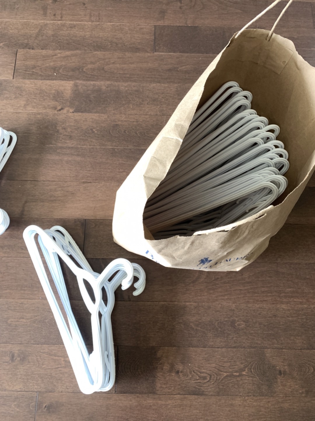 40 white cloth hangers thumbnail