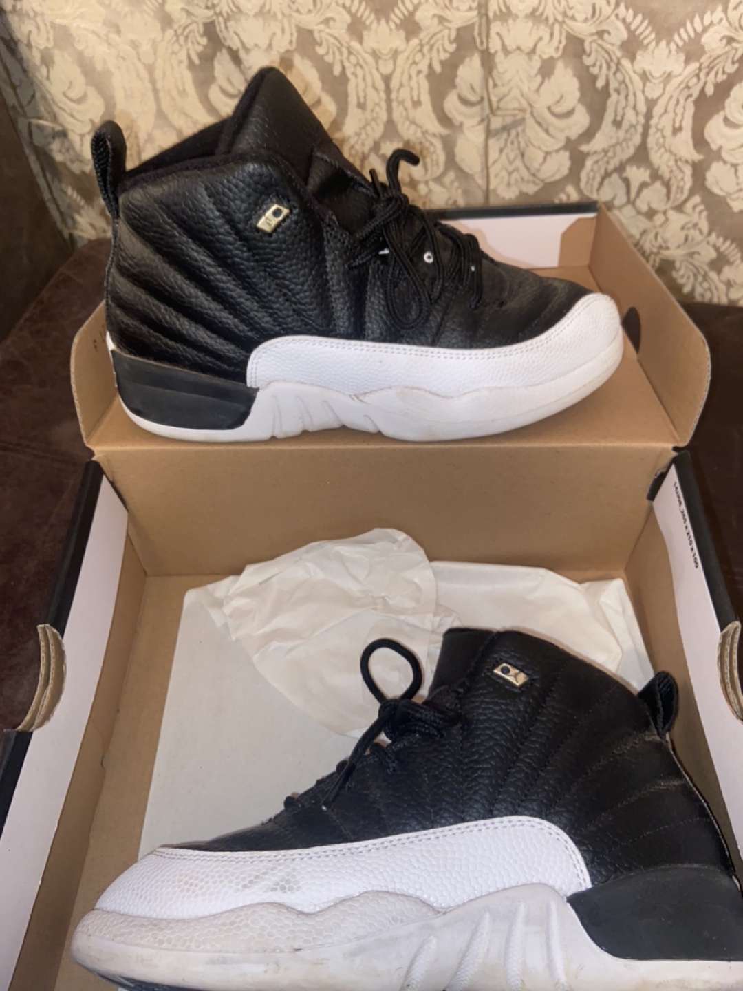 Youth’s Jordan Retro 12’s👟🖤 thumbnail