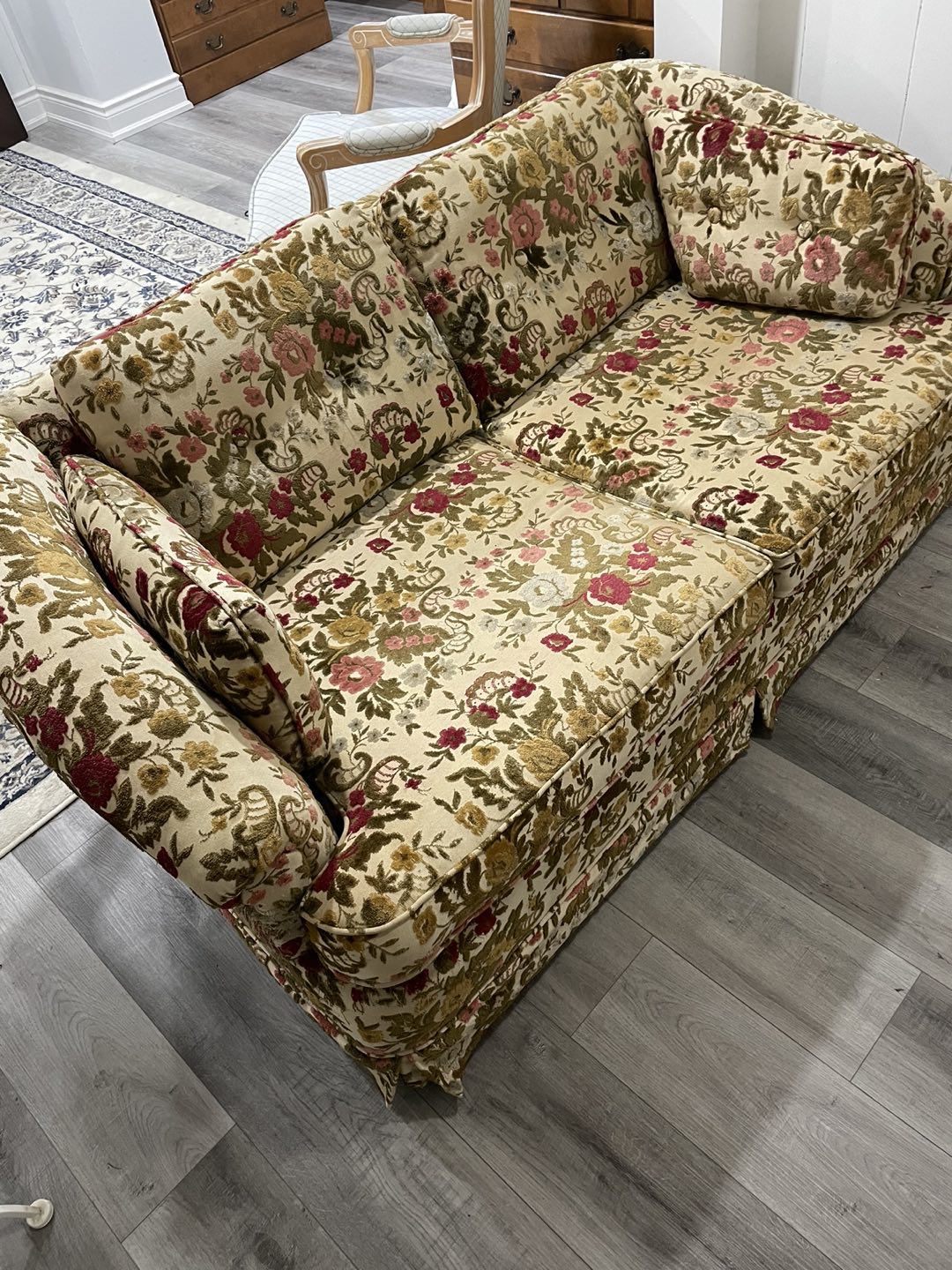 Small Love sit image indicator(3)