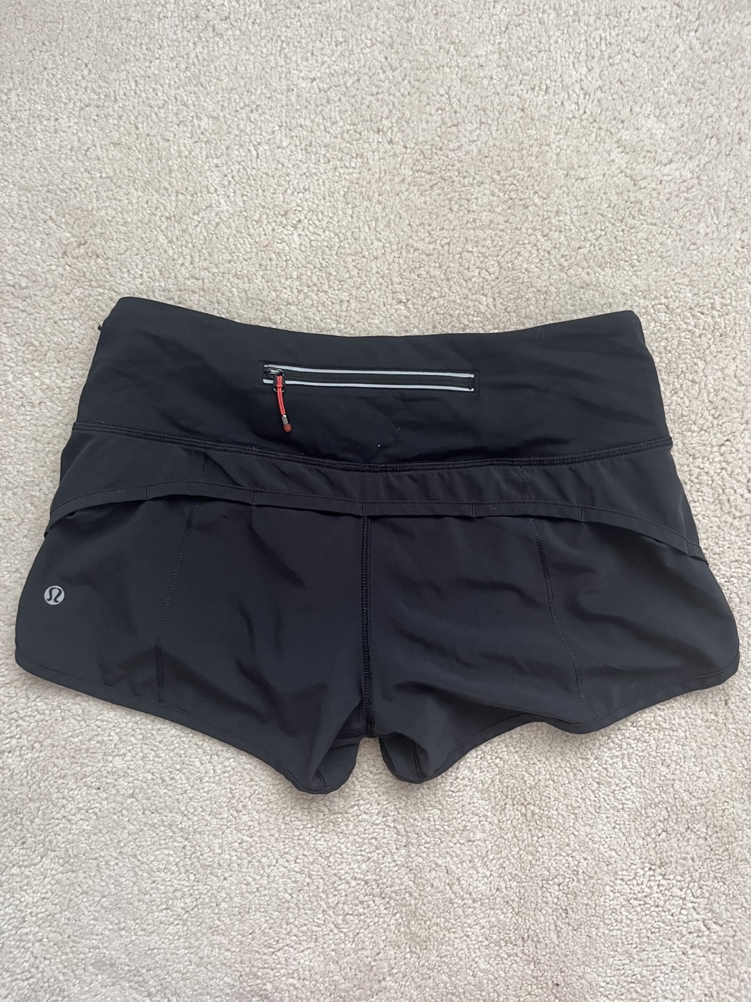 Lululemon Low-rise lined short 2.5” size 4 - photo 2