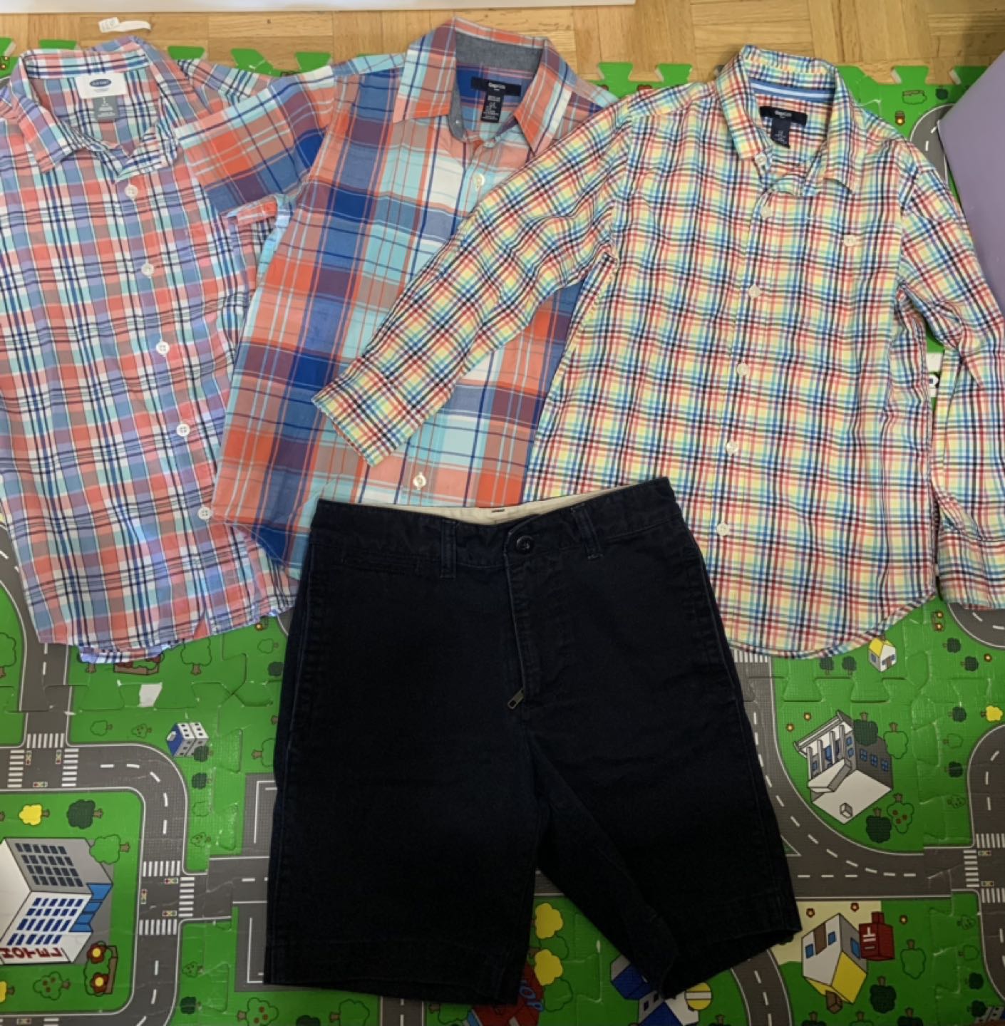 3 Gap and Old Navy Boy’s shirts + 1 short pants - all for $15
