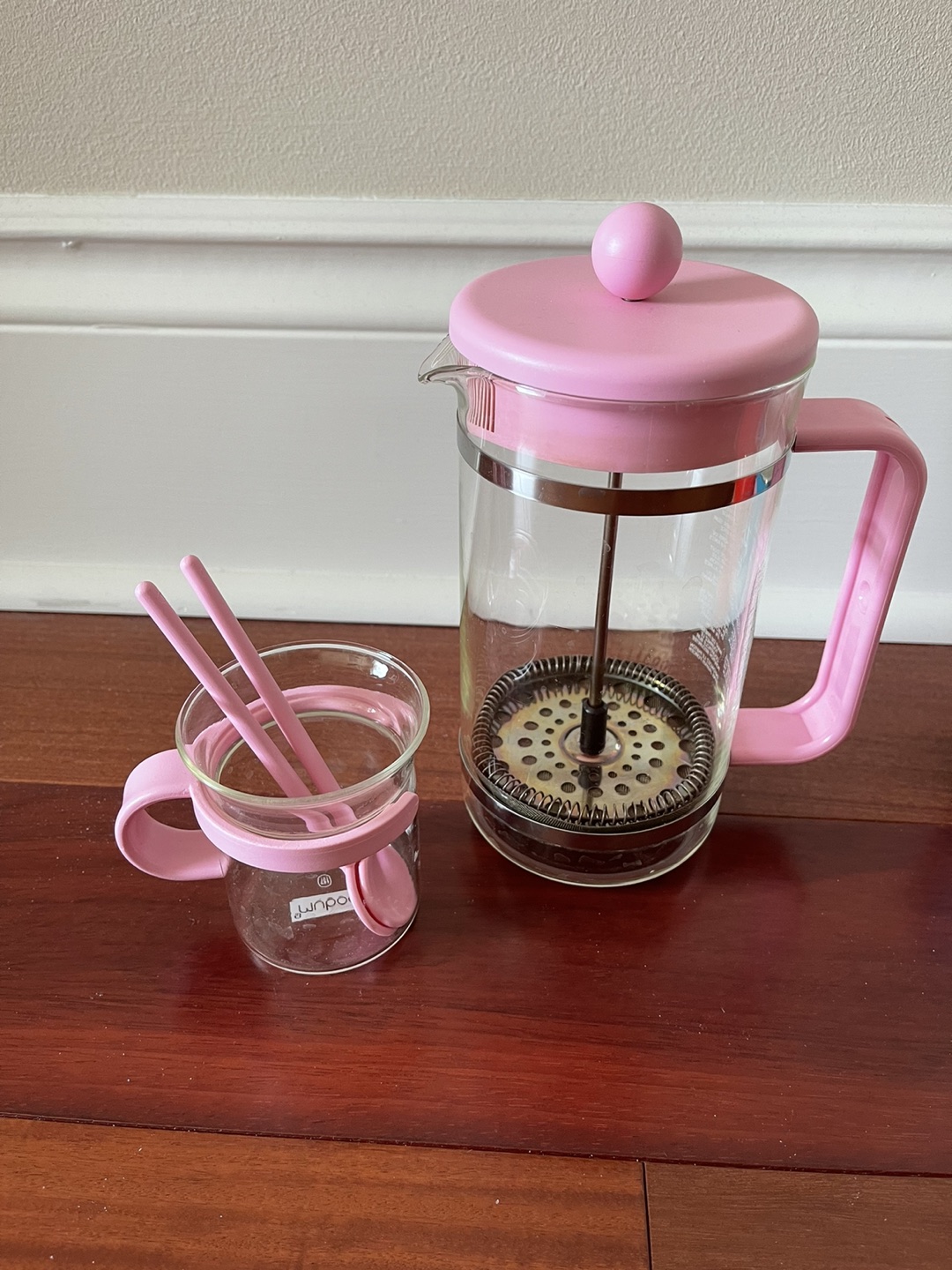 Bodum Pink French Press Set (missing 1 cup) & 2 Fun Mugs - photo 2