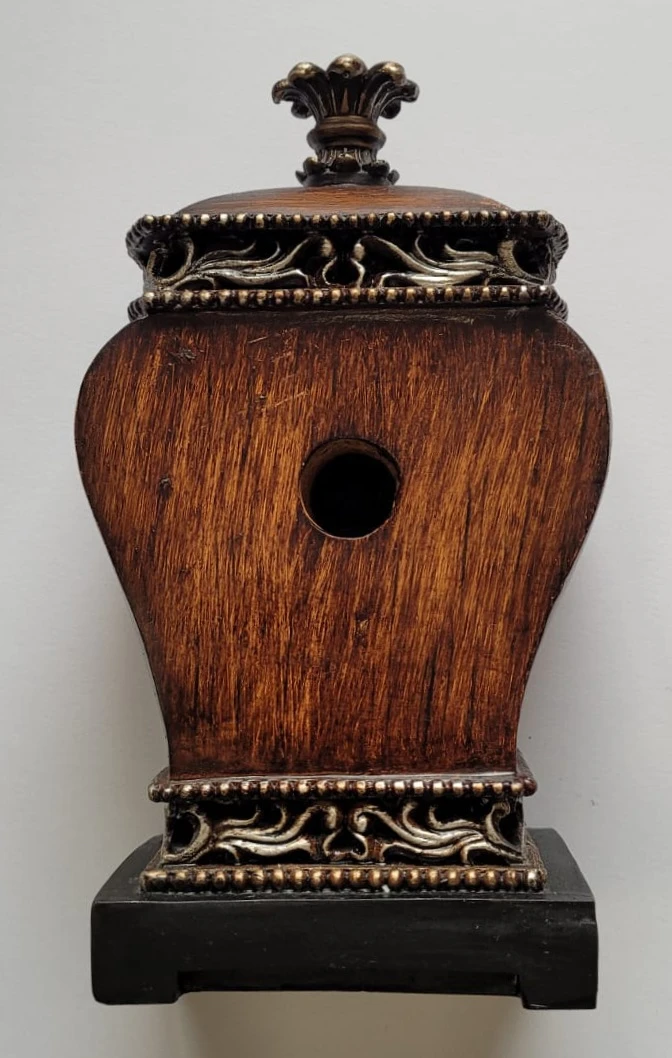 Cute clock incased in a wooden frame image indicator(2)