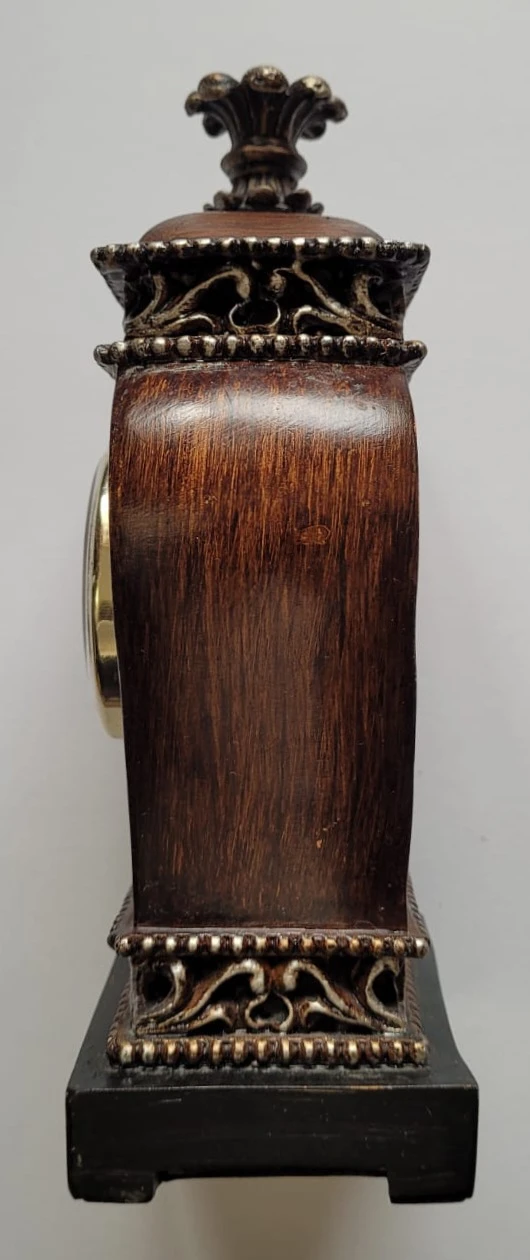 Cute clock incased in a wooden frame image indicator(6)