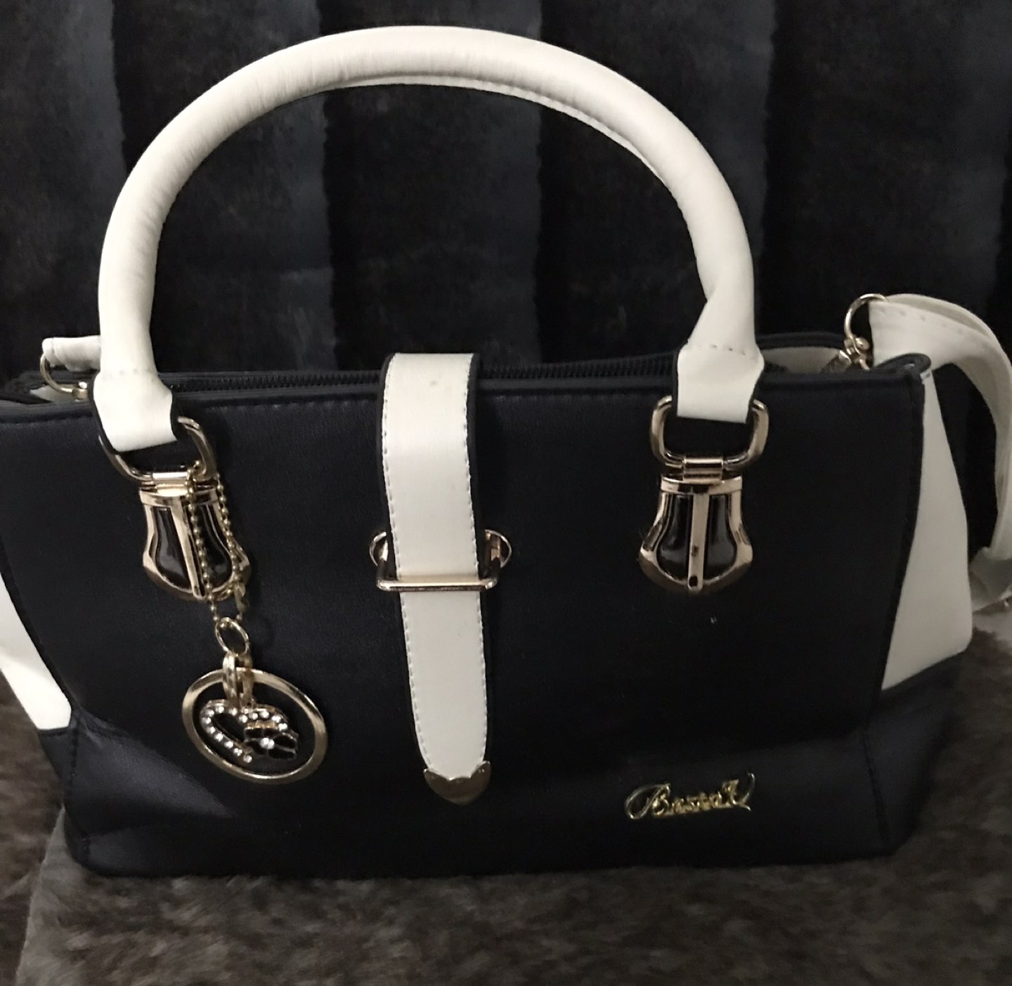 New hold or hand bag🦃 image indicator(2)