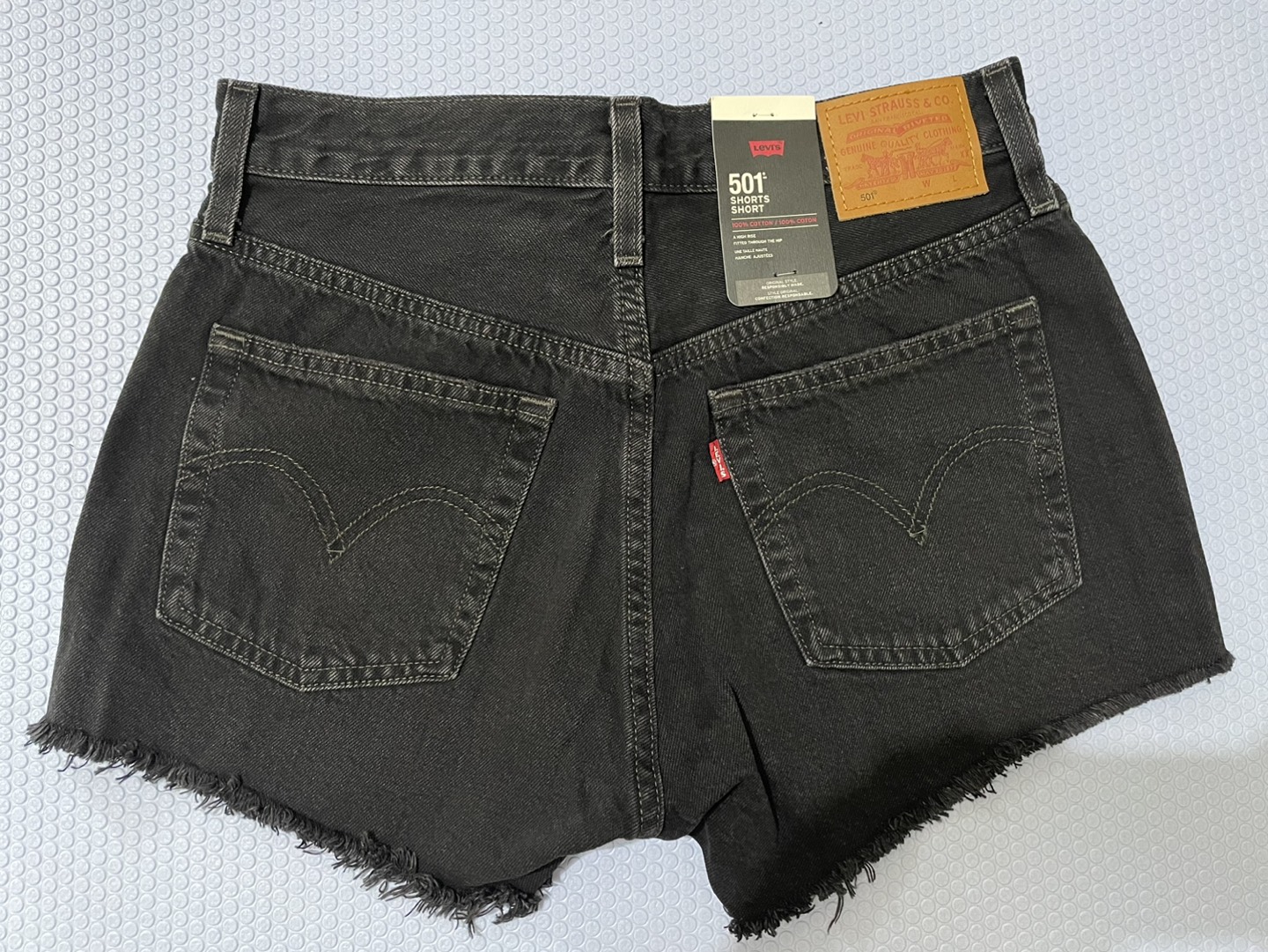 Brand new levis 501 shorts size 27