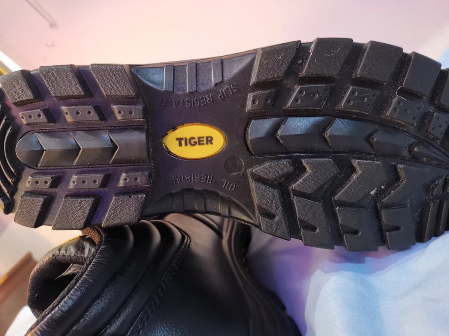 BRAND NEW - Tiger Steel toe safety work boots - photo 2