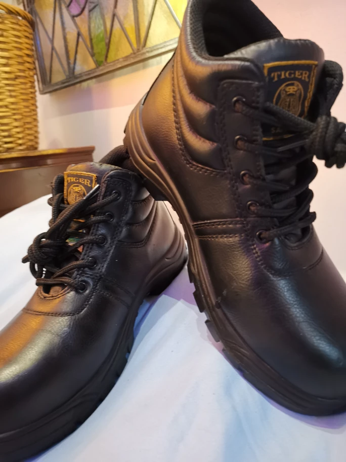 BRAND NEW - Tiger Steel toe safety work boots - photo 3