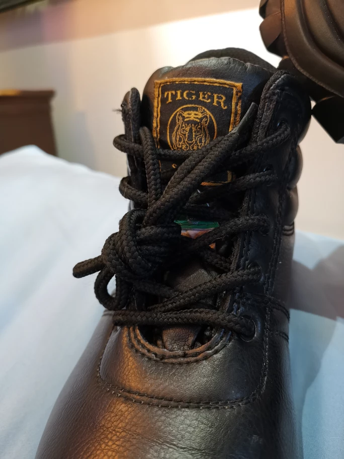 BRAND NEW - Tiger Steel toe safety work boots - photo 4