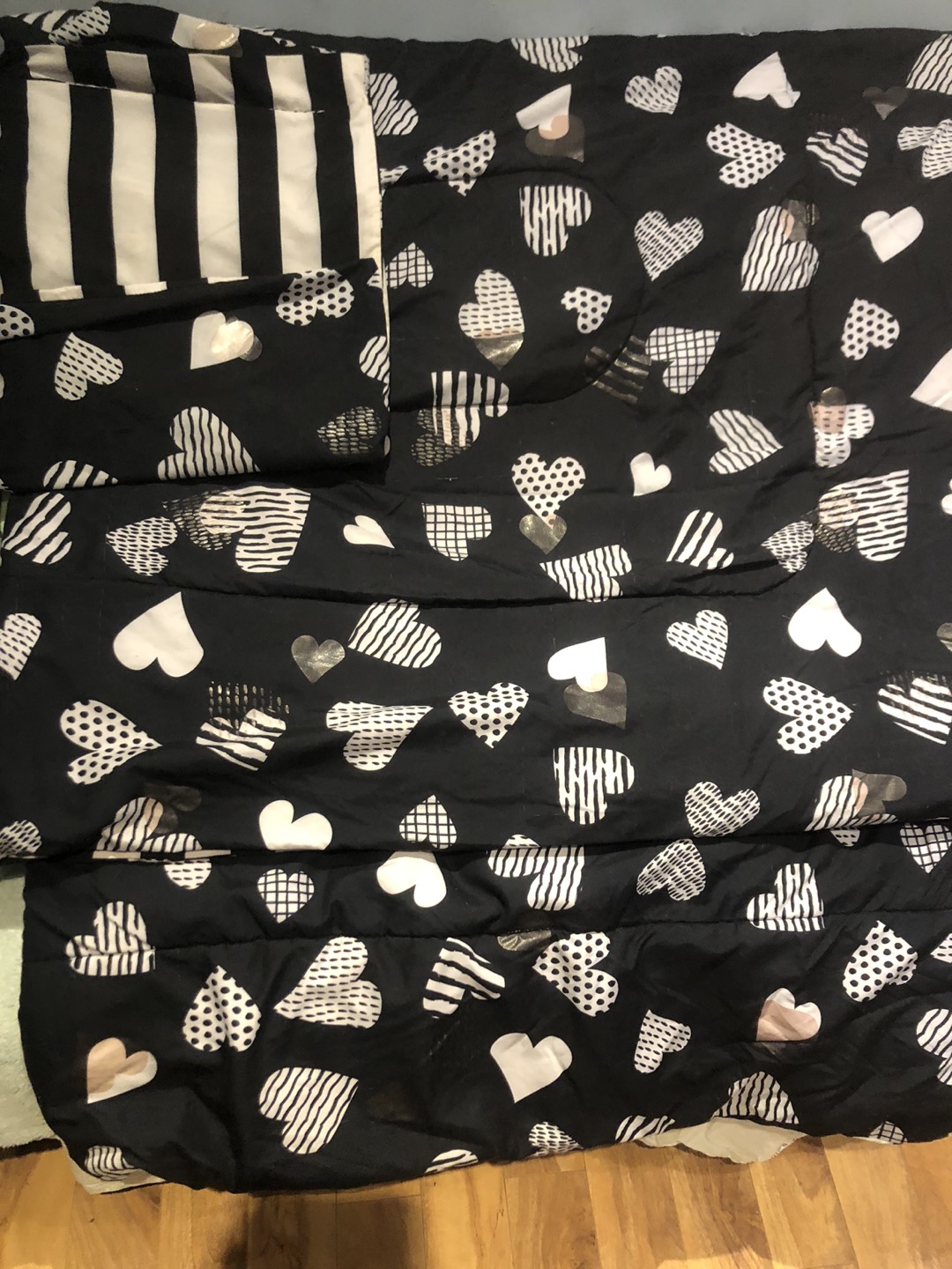 Full size bed comforter thumbnail