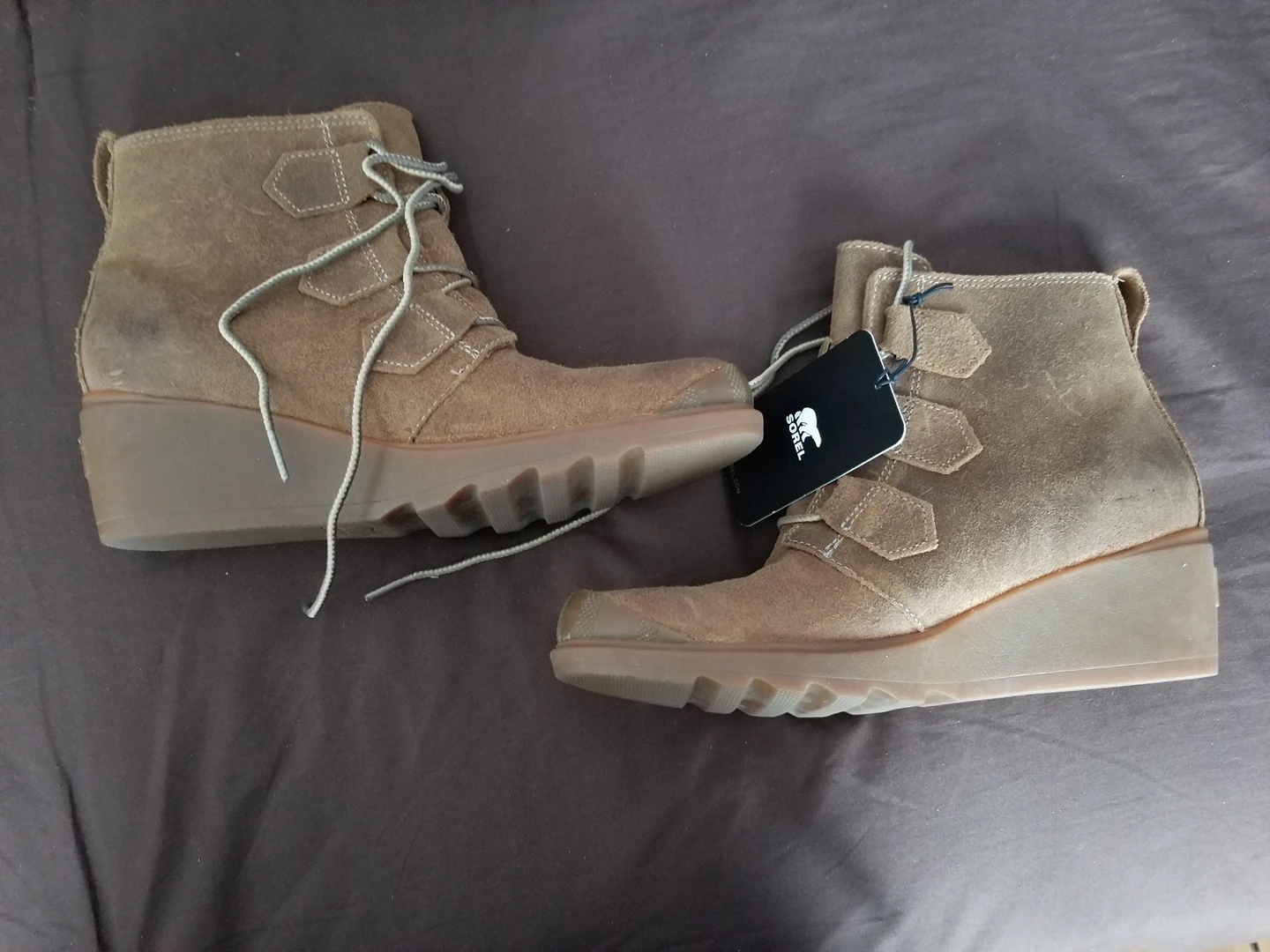 Ankle boots thumbnail
