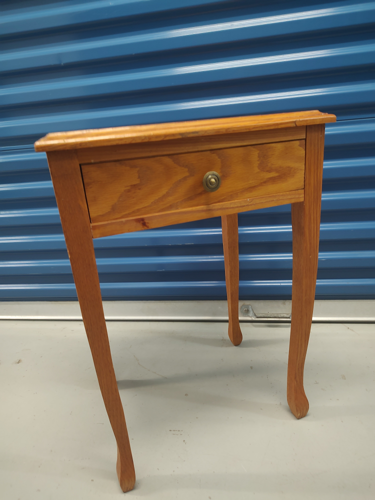 1960s vintage sewing machine with table - photo 4