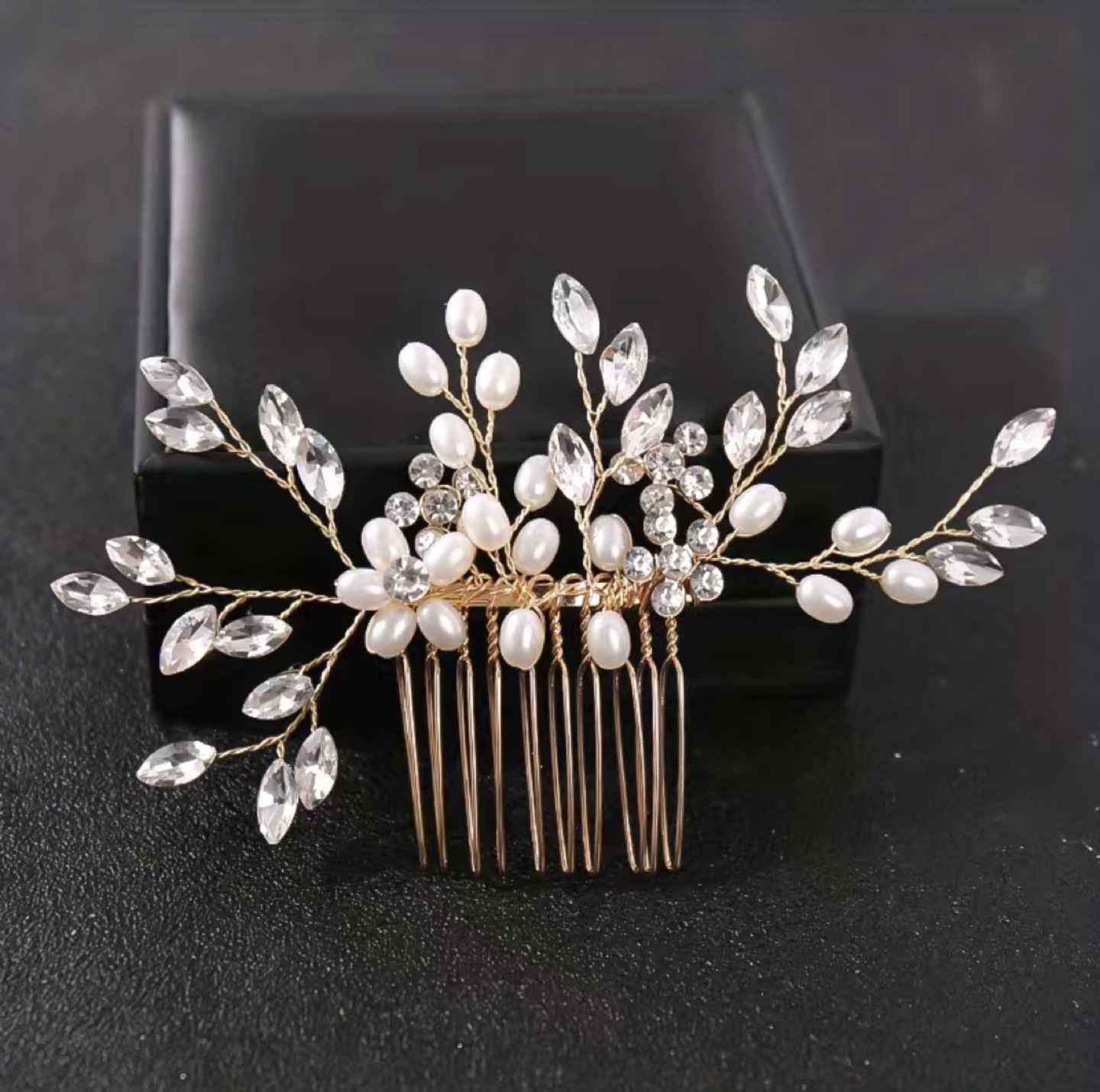 Wedding hairpiece for bride