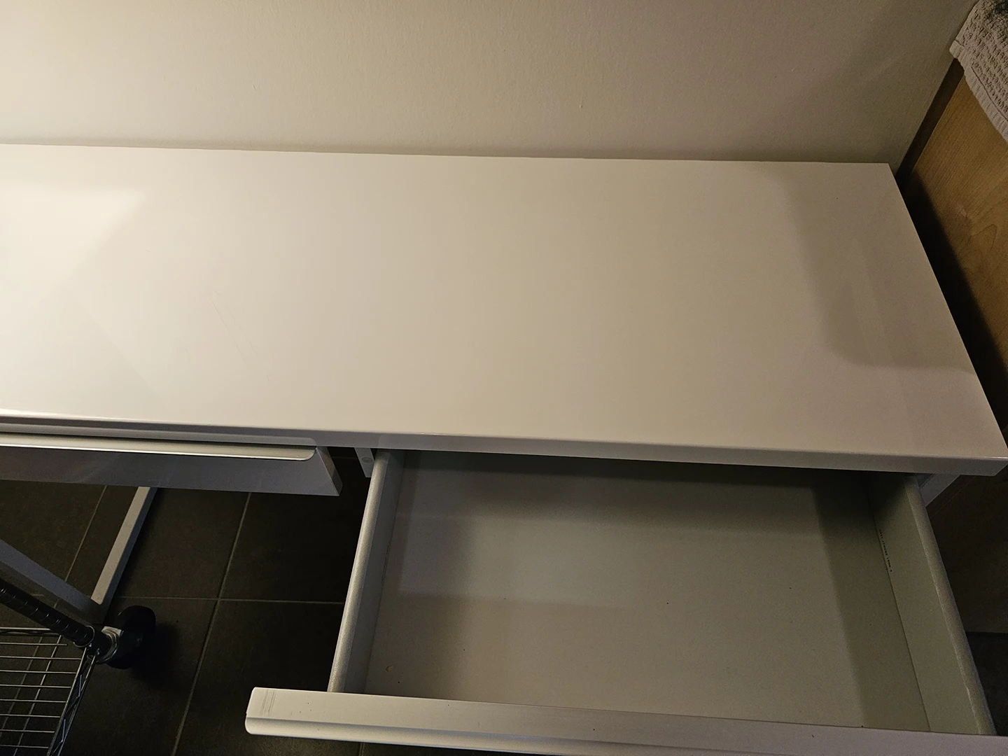 Ikea desk table - photo 2