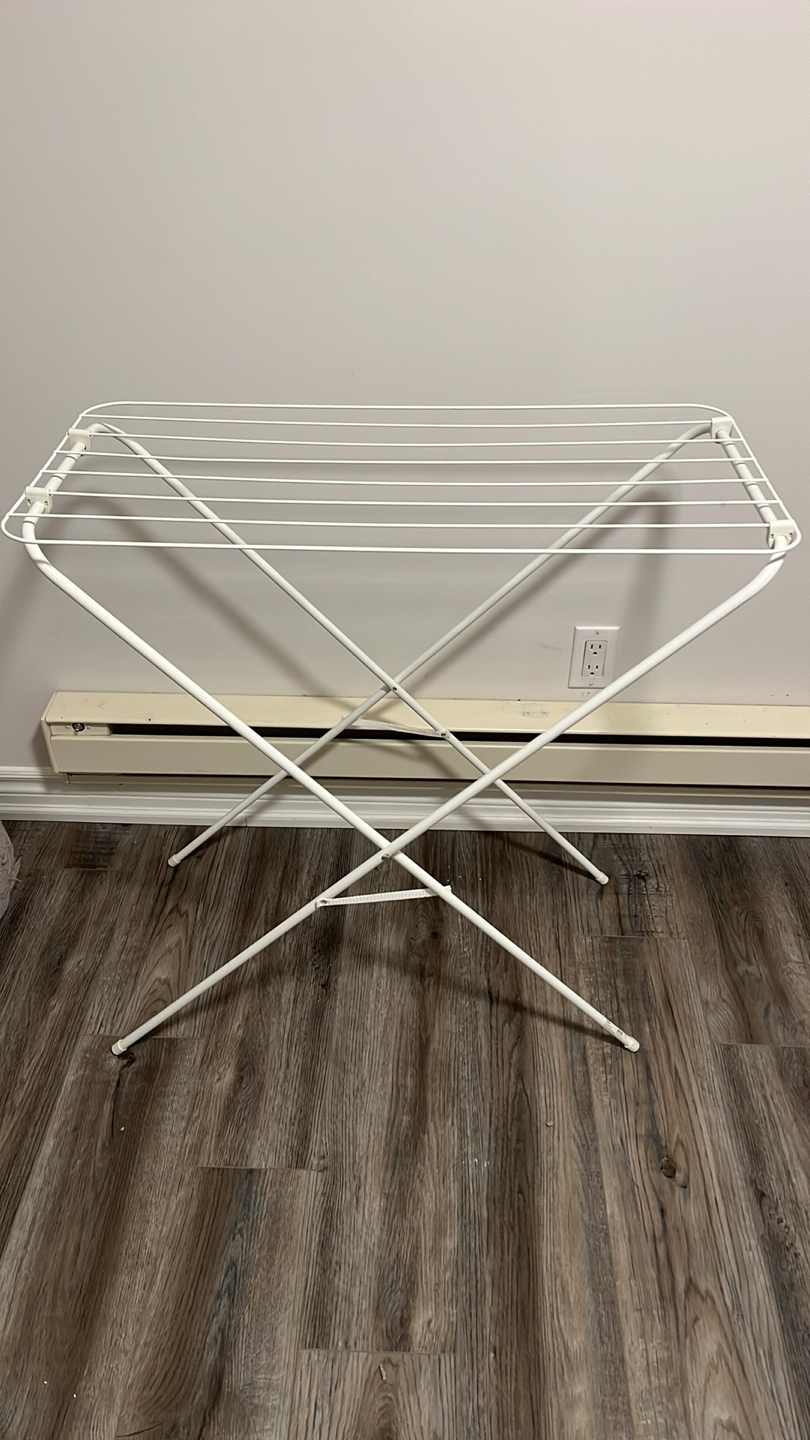 Clothes drying rack