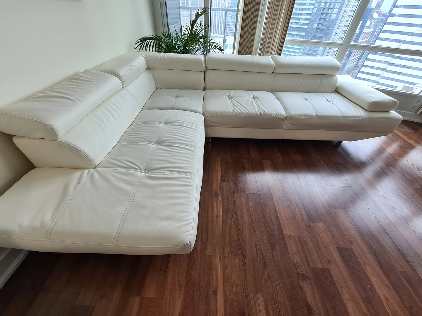 White Sectional Sofa- Seats 6, Reclining Headrests - photo 3