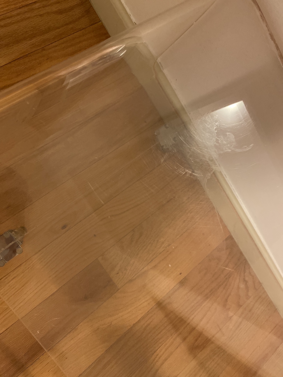 Acrylic coffee table on wheels - photo 3