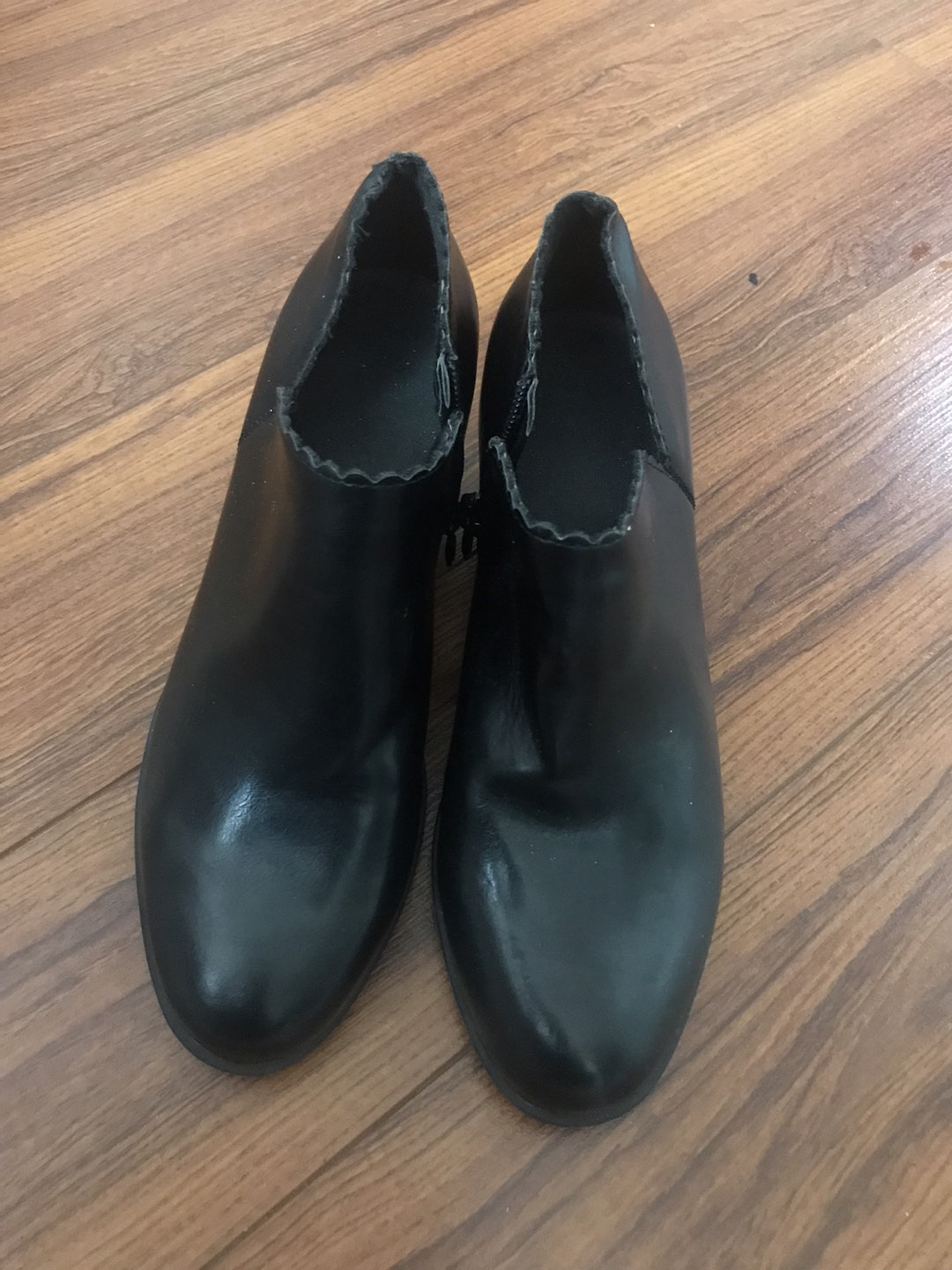 #freecycle New size 6 close toe shoes image indicator(2)