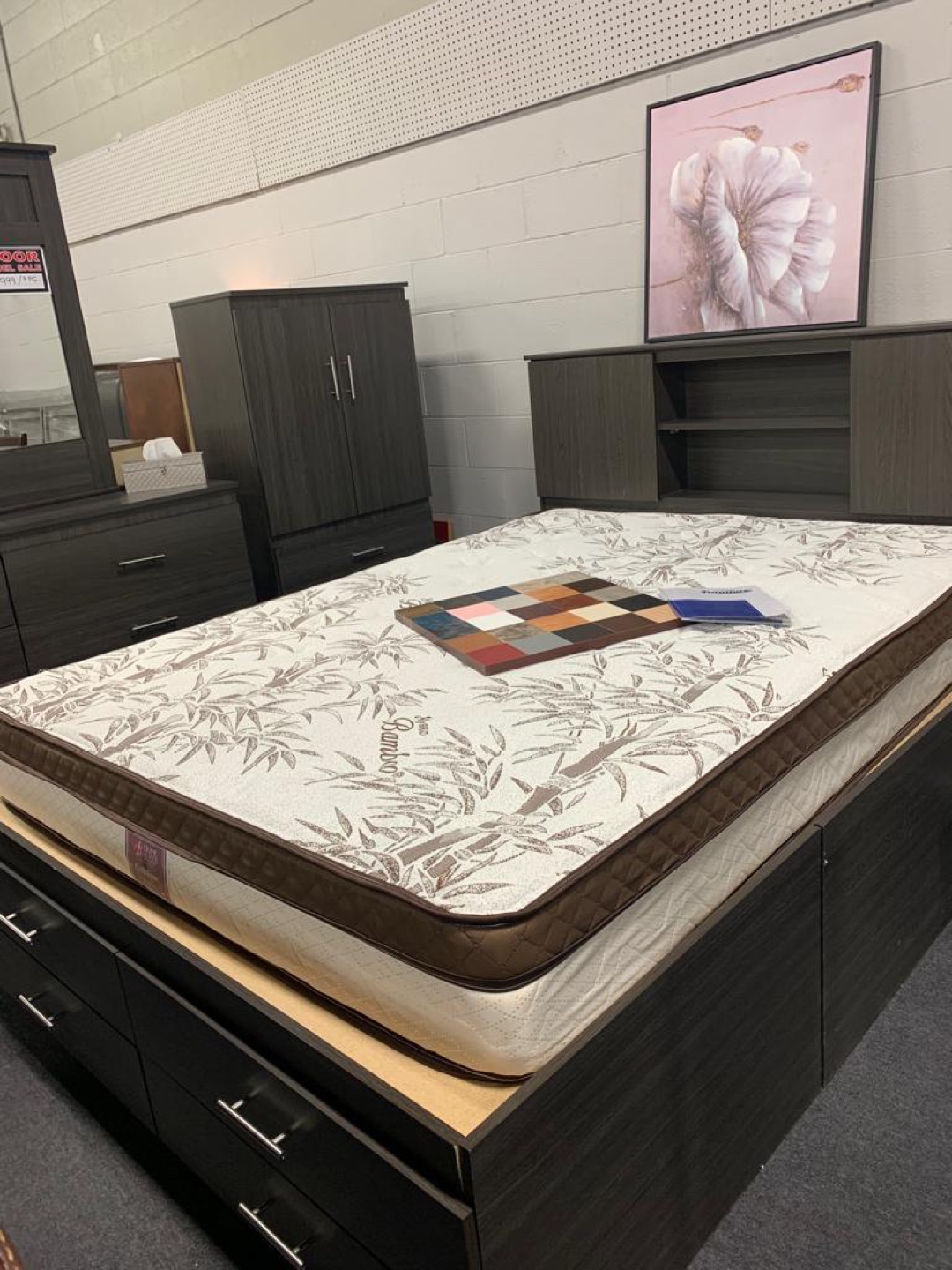 Bed frame - Queen size