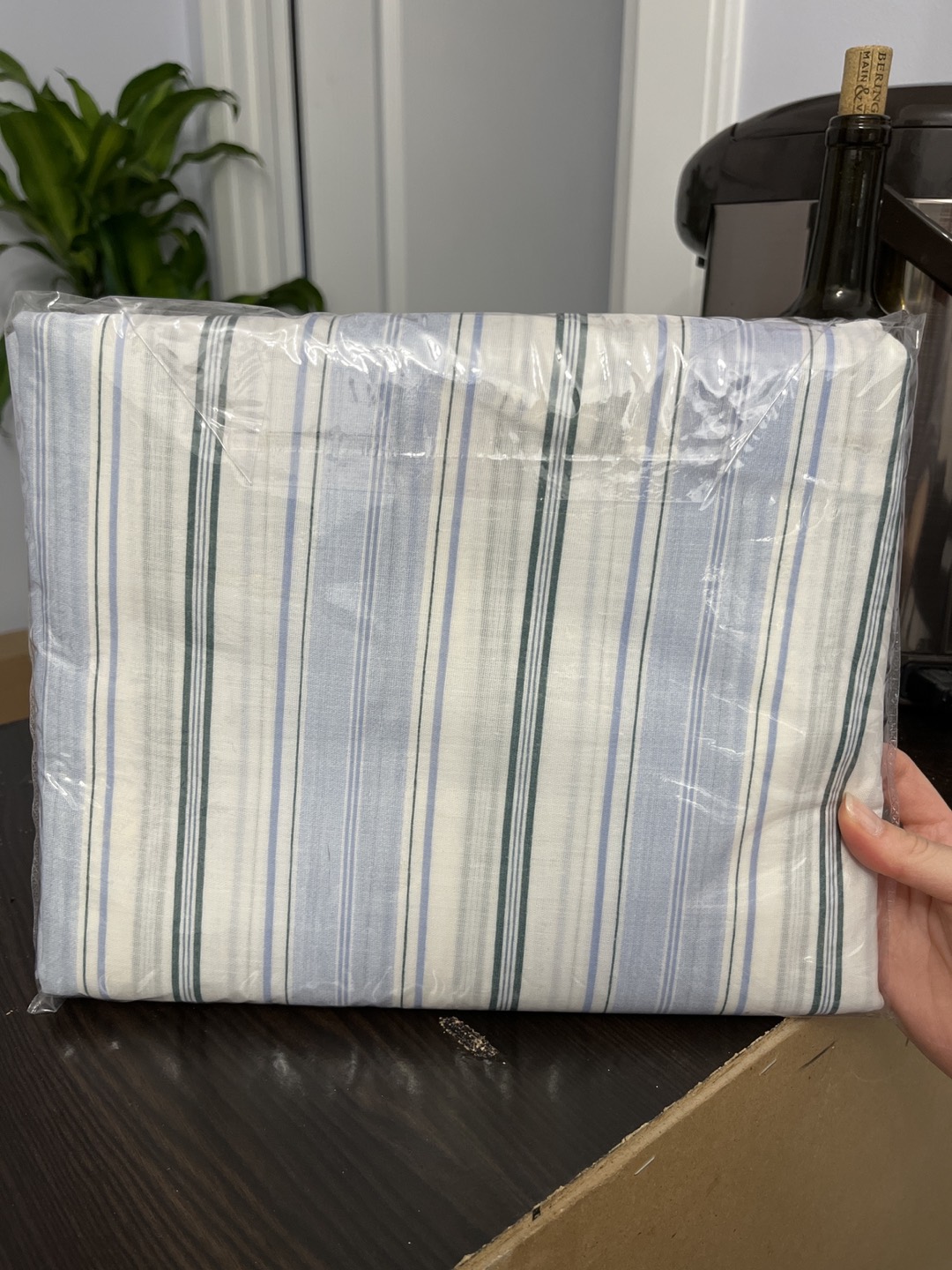[2nd item 50% OFF shop-wide] Chateau Bedding Double Fitted Sheet thumbnail