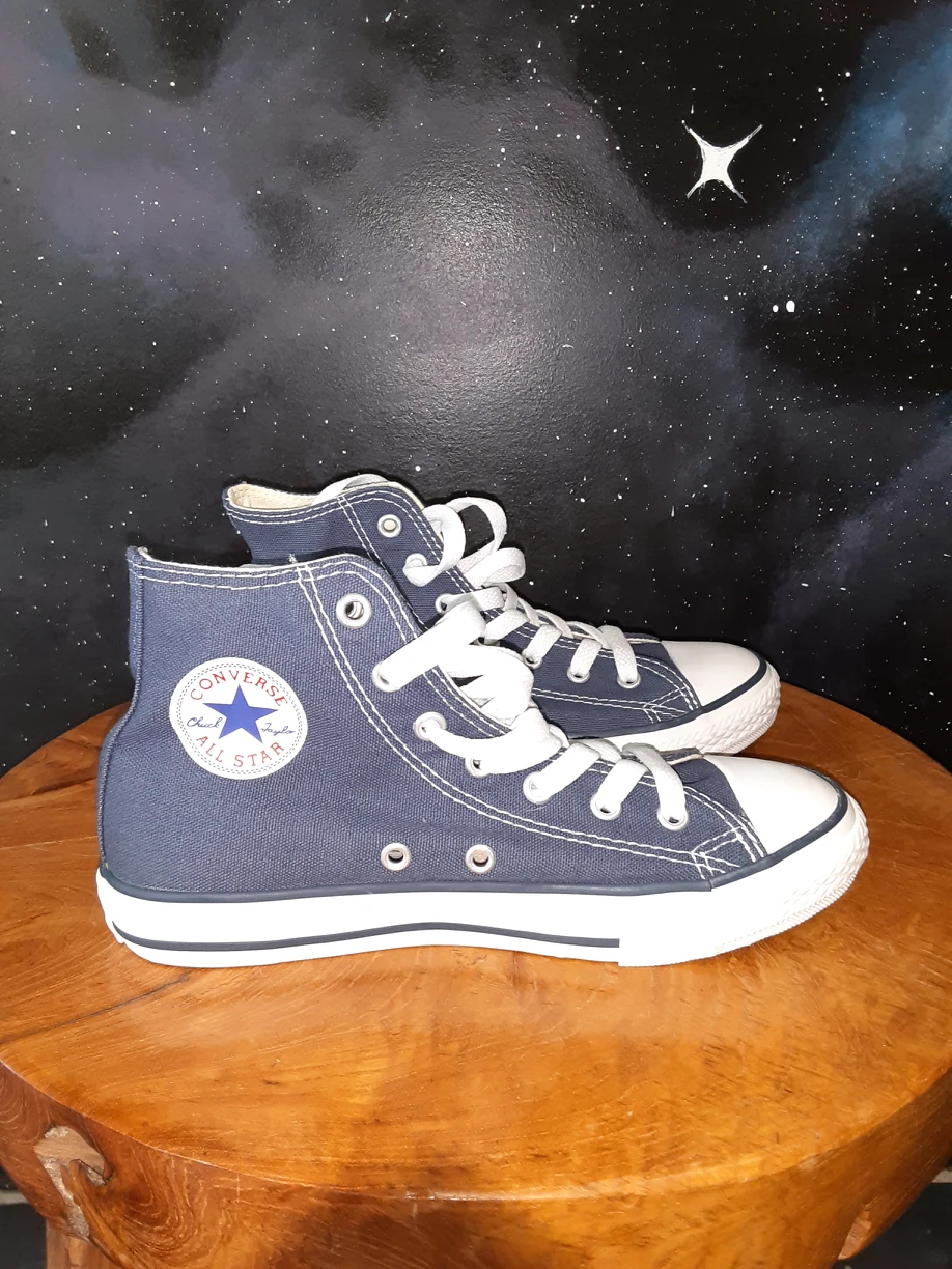 BNIB Converse Allstar Hi Navy Women's Sz 5 (Youth sz 3) ⬆️