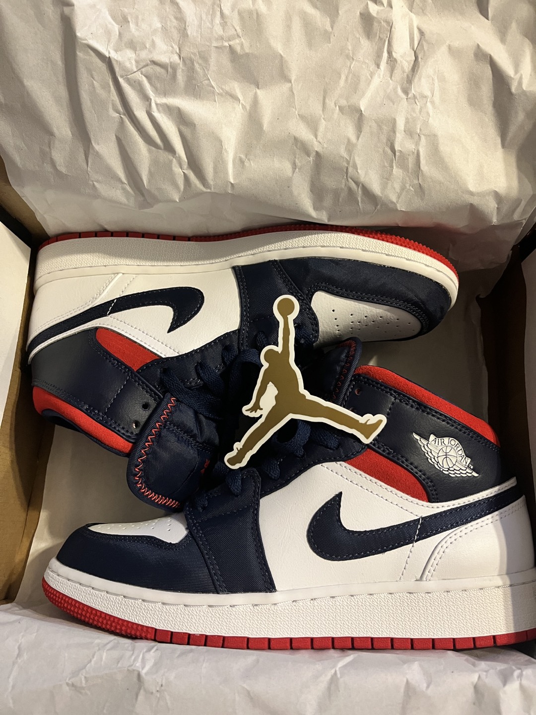 Jordan 1 Mid SE Size 6Y/7.5W - photo 2