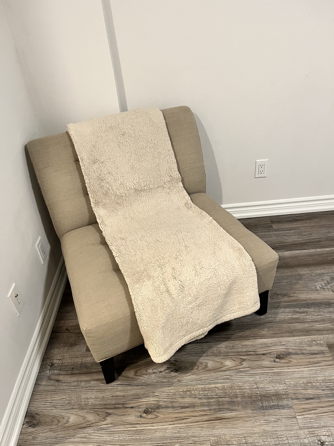 Accent chairs (2)