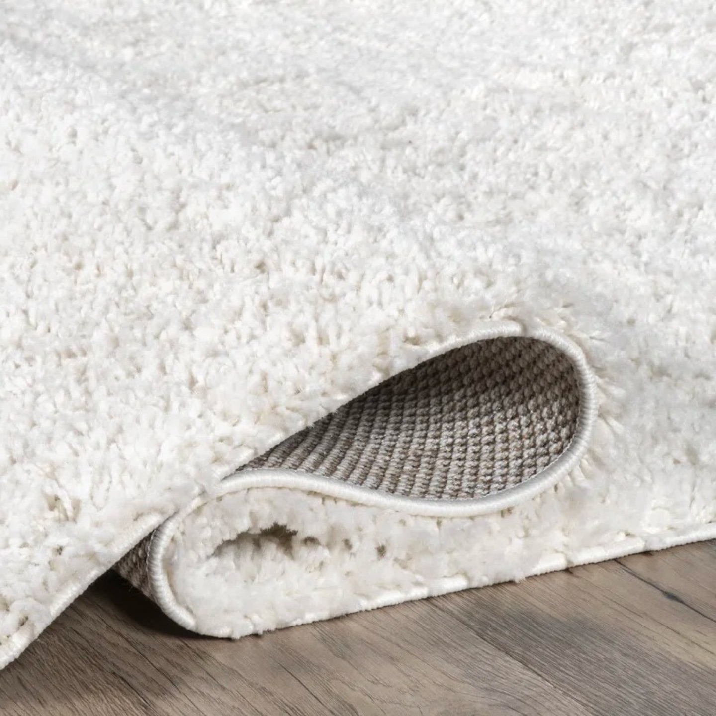 8’x 8’ shag off white carpet in very good condition - photo 5