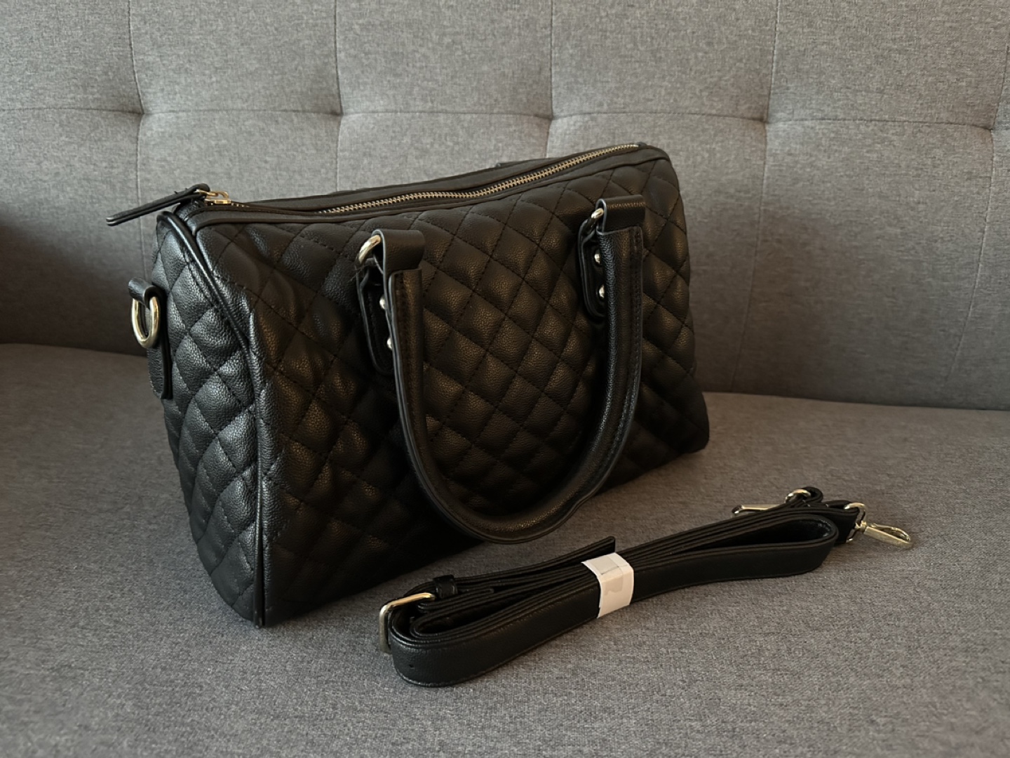 6 Handbags thumbnail