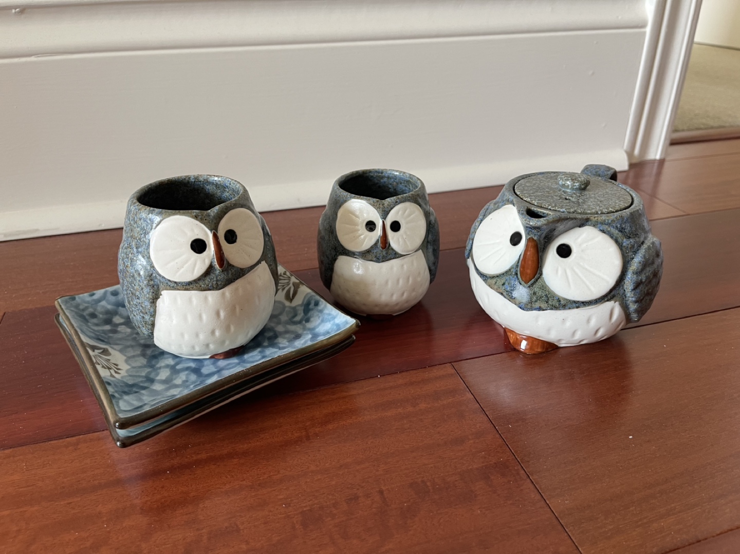 Owl Ceramic Tea Set (Tea Pot w 2 Tea Cups) & 2 Mini Dishes thumbnail