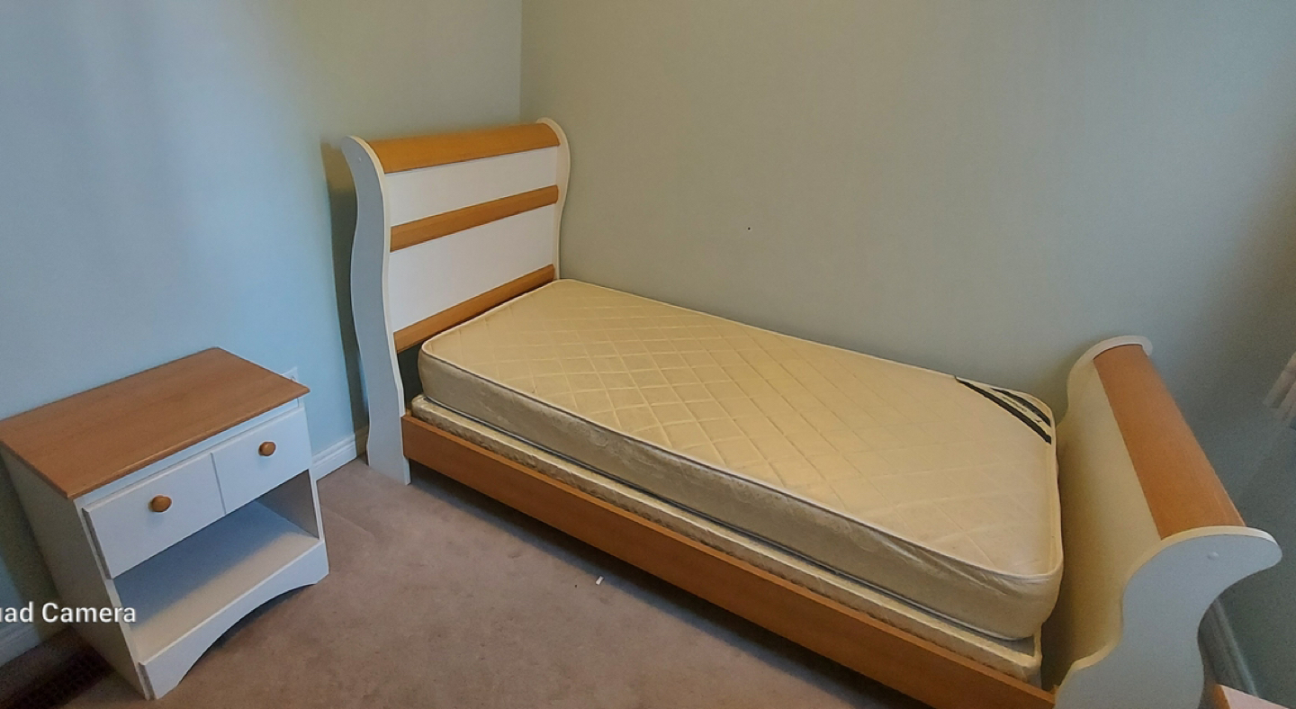 Kids bedroom set (Bed, Dresser and a Side table) - photo 2