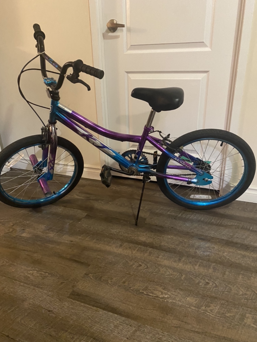 Kids BMX Bicycle thumbnail