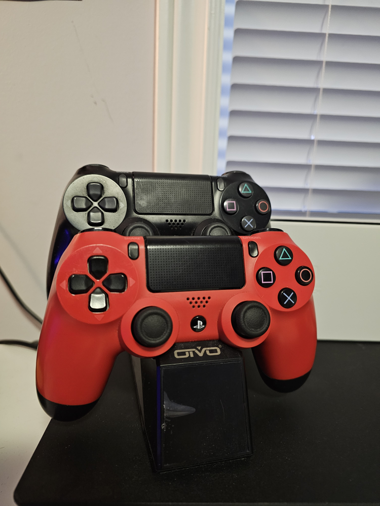 Playstation 4 PS4 pro with controllers and games - photo 2