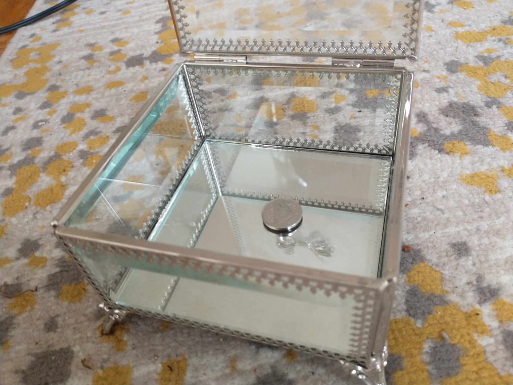 Glass Jewelry Box Mirror - photo 2