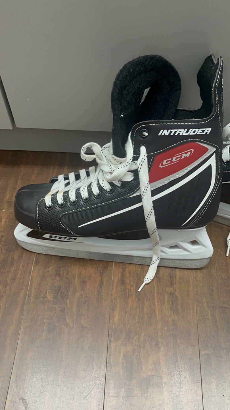 CCM Intruder Size 10 Adult Skates image indicator(7)