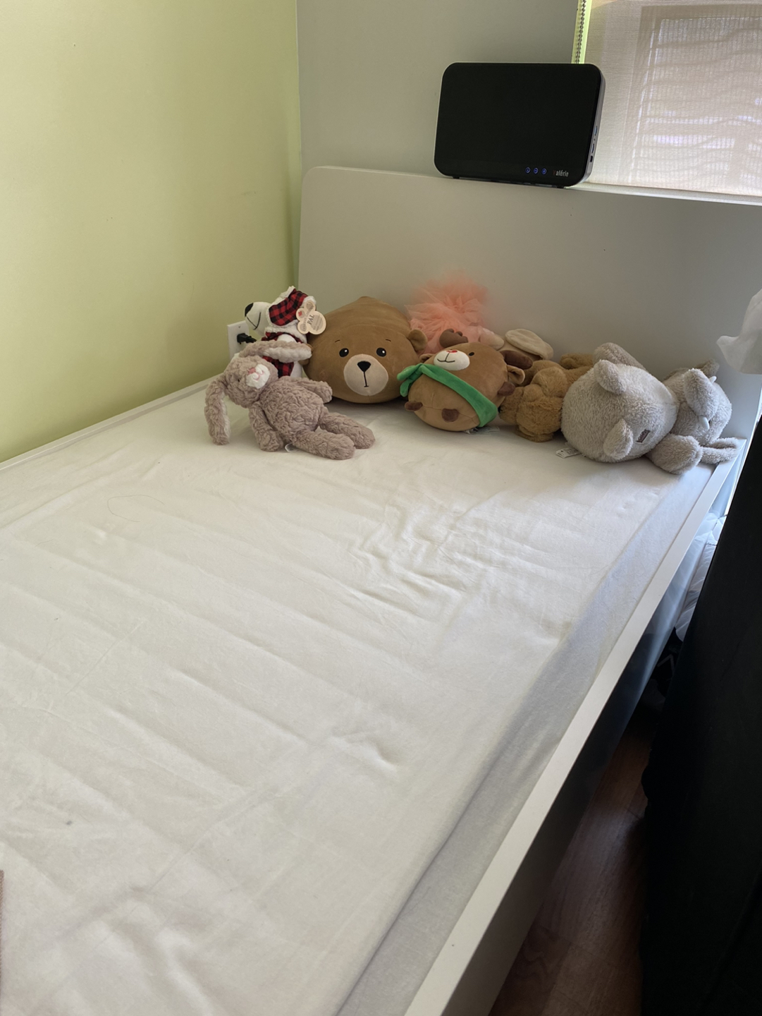 Twin bed