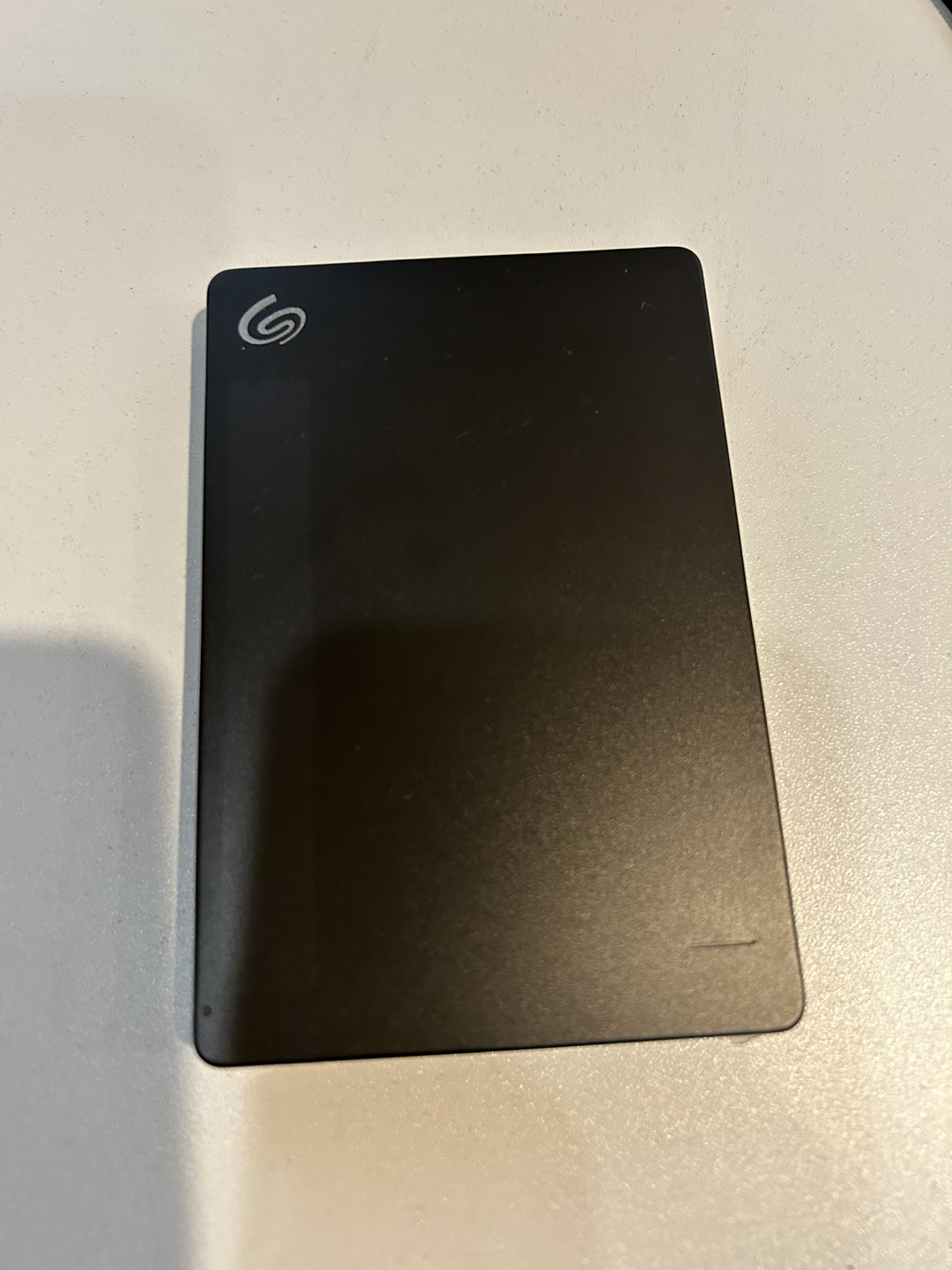 Seagate Backup Plus Slim 1TB External Hard Drive - photo 2