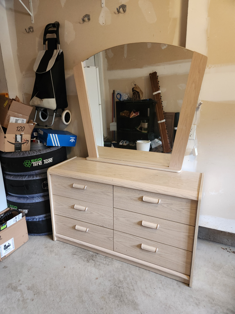 Wooden dresser with mirror, good condition - photo 2