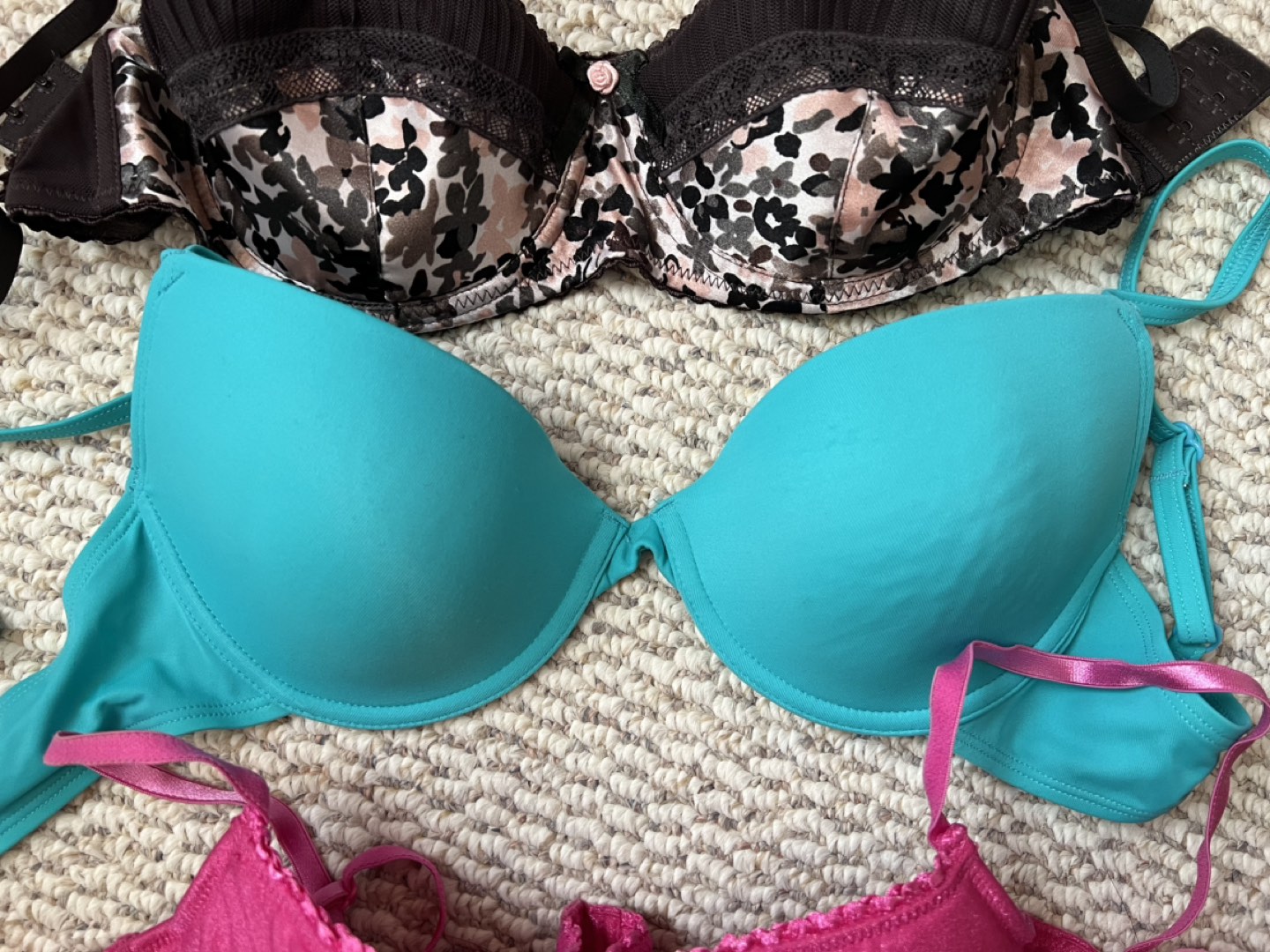 4 brand new bra (34B)for $10 image indicator(4)