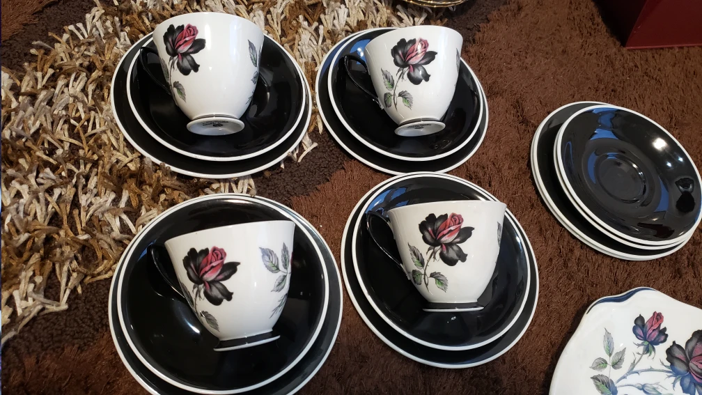 4 trio coffee/tea sets of Royal Albert's Masquerade image indicator(2)