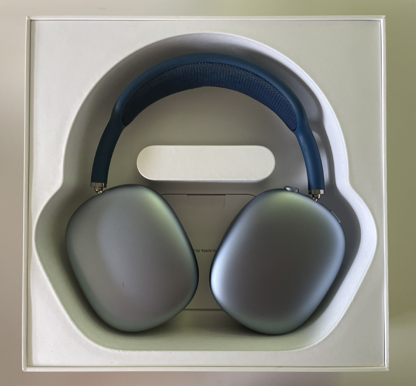 Apple AirPods Max headphones Sky Blue with Blue Headband - photo 3