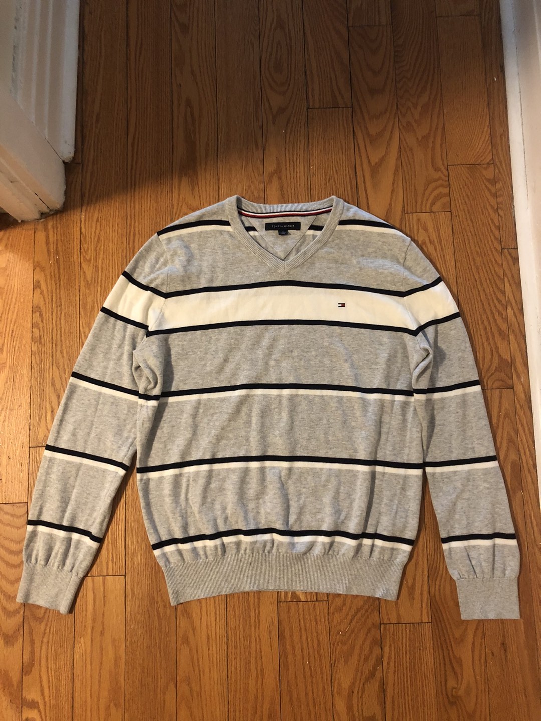Tommy Hilfiger men’s sweater thumbnail